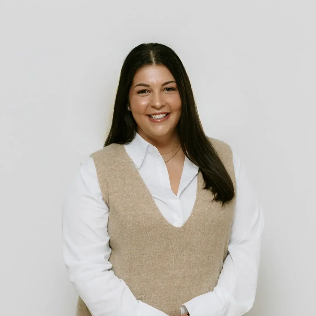 Riley Guzzo — Medical Esthetician